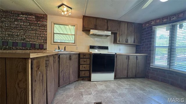 26175 N Carol Street, Warrenton, MO 63383