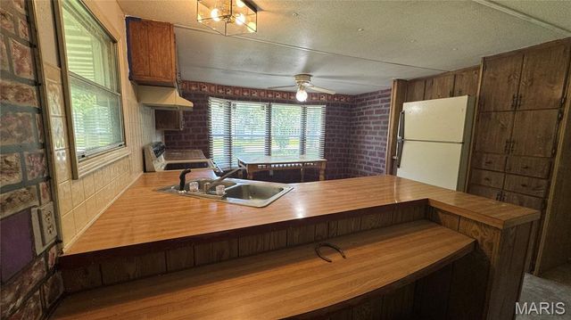 26175 N Carol Street, Warrenton, MO 63383