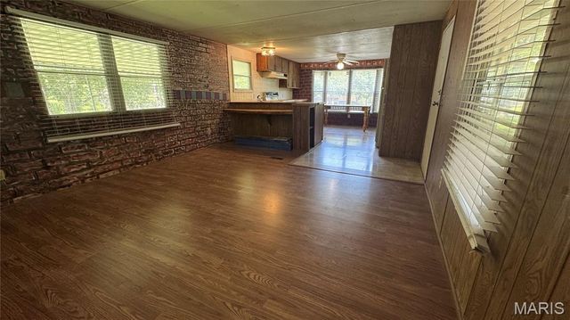 26175 N Carol Street, Warrenton, MO 63383
