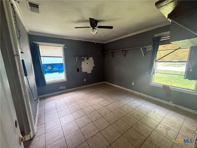 518 Lazy Lane, Port Lavaca, TX 77979