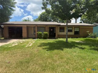 518 Lazy Lane, Port Lavaca, TX 77979
