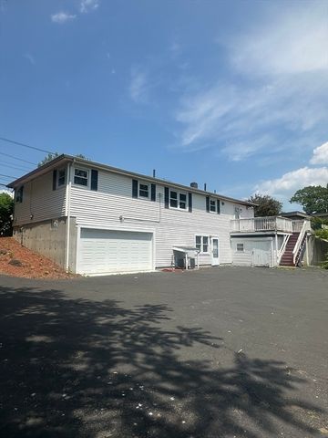 585 Burncoat St, Worcester, MA 01606