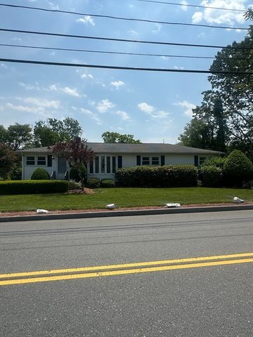 585 Burncoat St, Worcester, MA 01606