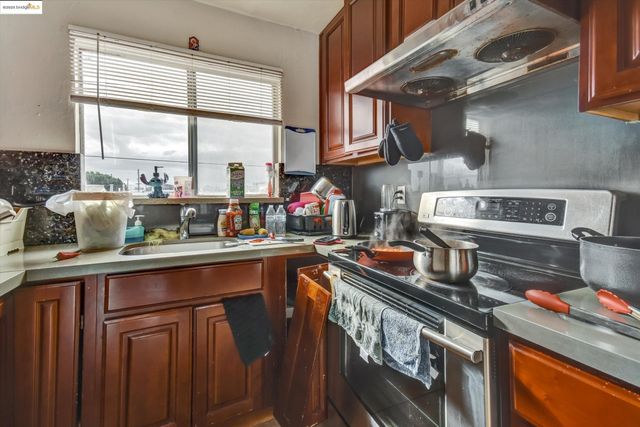 1035 76th Ave, Oakland, CA 94621