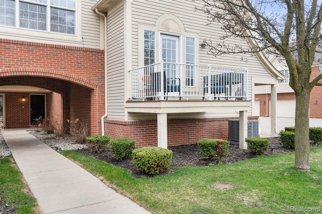 43492 Pendleton Circle 12, Sterling Heights, MI 48313