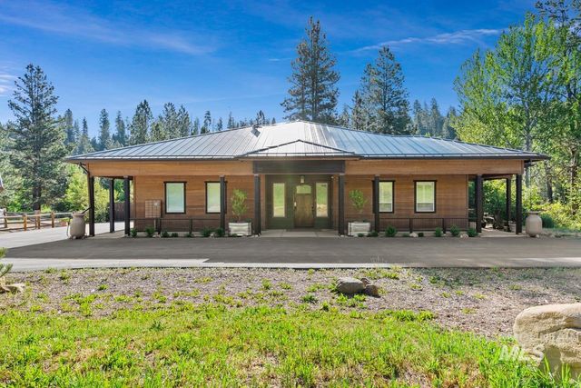 22 Creekside Ct, Garden Valley, ID 83622 property photo
