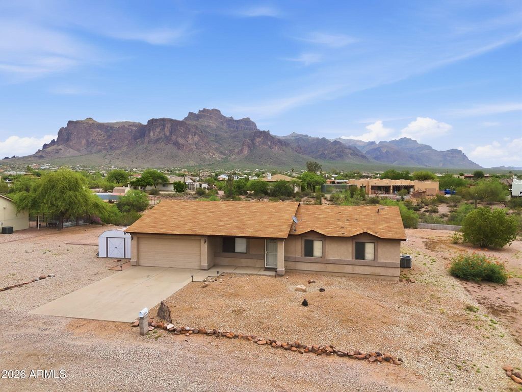 699 N ARROYA Road, Apache Junction, AZ 85119 — exterior