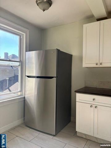 15 Brewster Avenue, Ridgefield Park, NJ 07660