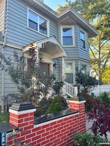 15 Brewster Avenue, Ridgefield Park, NJ 07660
