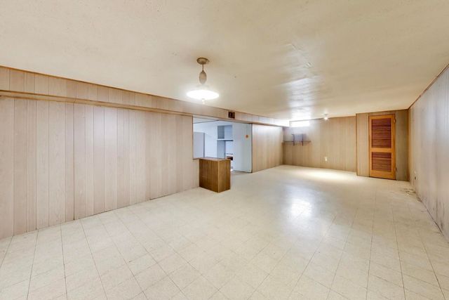 909 Worcester Avenue, Westchester, IL 60154