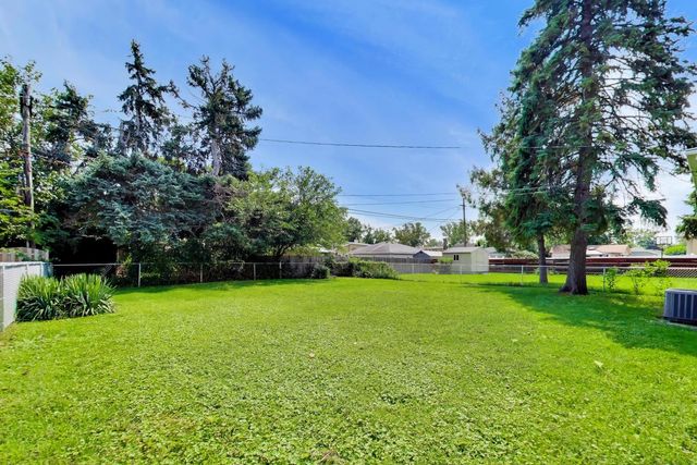 909 Worcester Avenue, Westchester, IL 60154