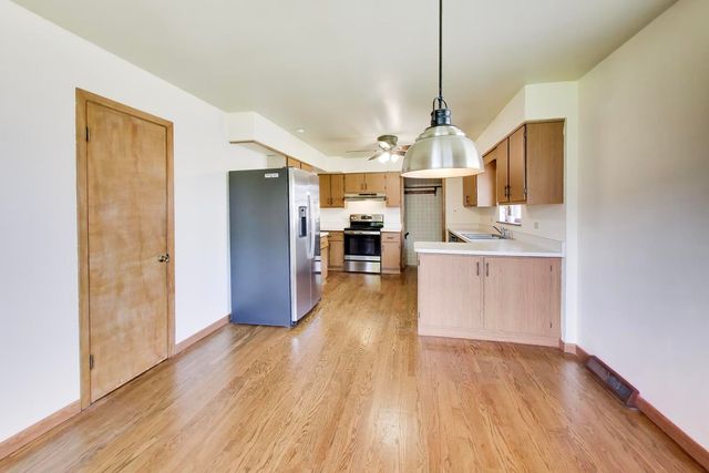 909 Worcester Avenue, Westchester, IL 60154