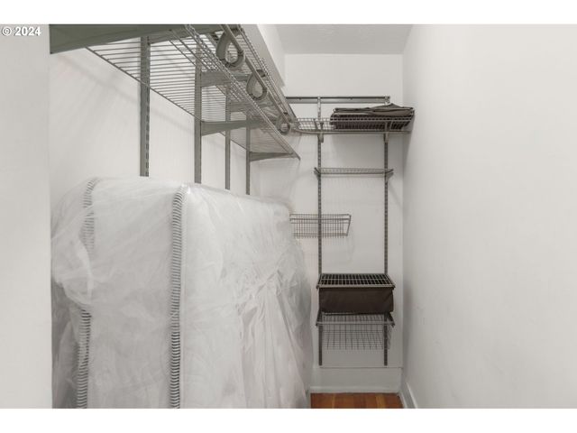 1631 Nw EVERETT St 301, Portland, OR 97209