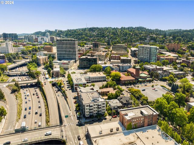 1631 Nw EVERETT St 301, Portland, OR 97209