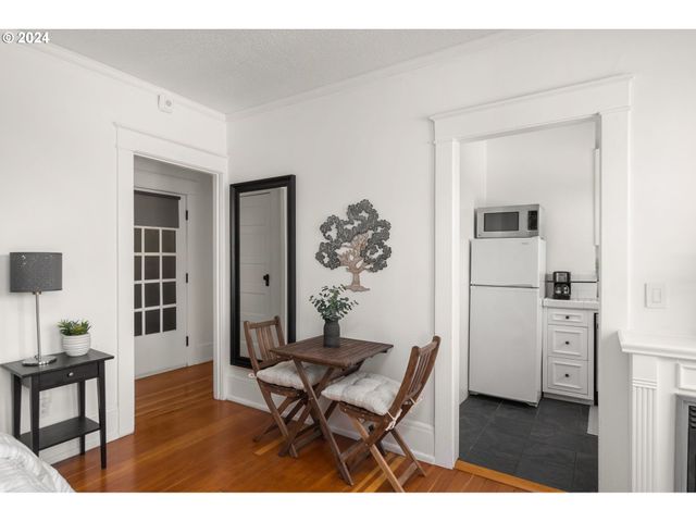 1631 Nw EVERETT St 301, Portland, OR 97209