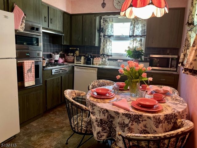 52 Otoole St, Westwood Boro, NJ 07675