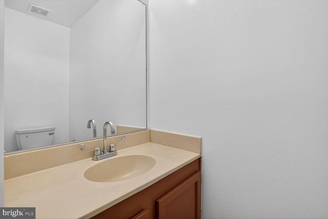 6739 ROCKLEDGE PL, Centreville, VA 20121