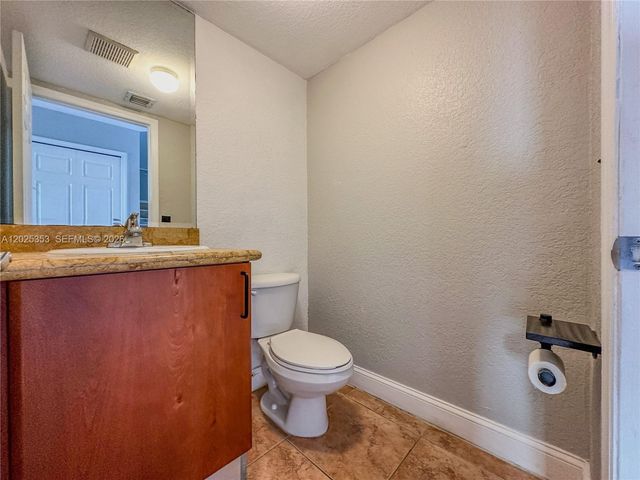 17866 NW 74th Ct, Hialeah, FL 33015
