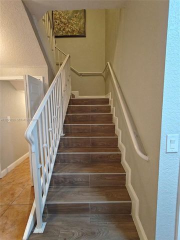 17866 NW 74th Ct, Hialeah, FL 33015