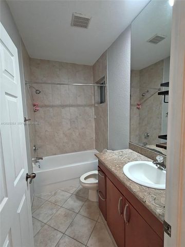 17866 NW 74th Ct, Hialeah, FL 33015