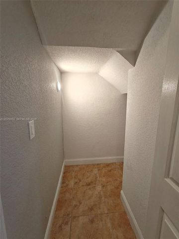 17866 NW 74th Ct, Hialeah, FL 33015