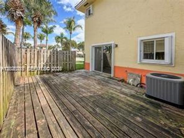 17866 NW 74th Ct, Hialeah, FL 33015