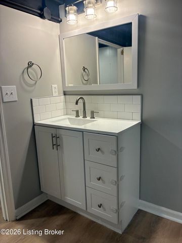 2904 Petty Jay Rd, Louisville, KY 40220