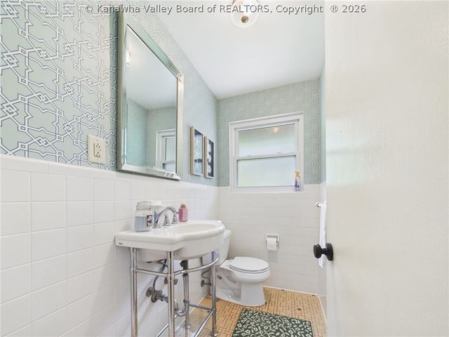 1612 Ridgeview Road, Charleston, WV 25314