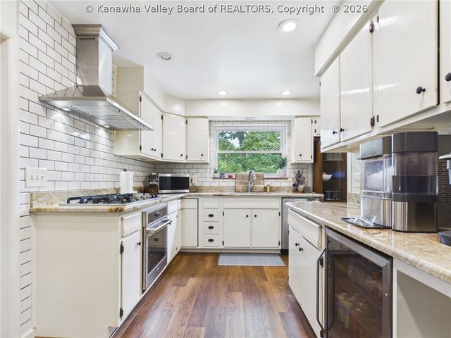 1612 Ridgeview Road, Charleston, WV 25314