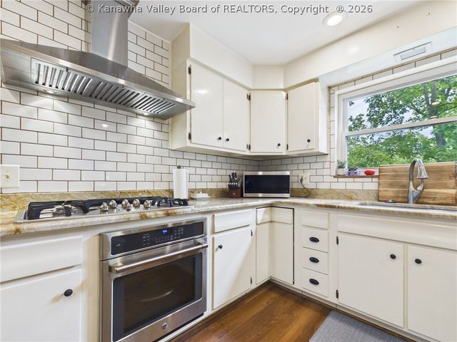 1612 Ridgeview Road, Charleston, WV 25314