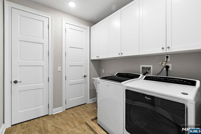 9 Somerset Lane 222, Edgewater, NJ 07020