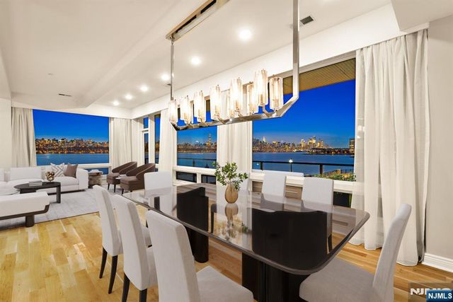 9 Somerset Lane 222, Edgewater, NJ 07020