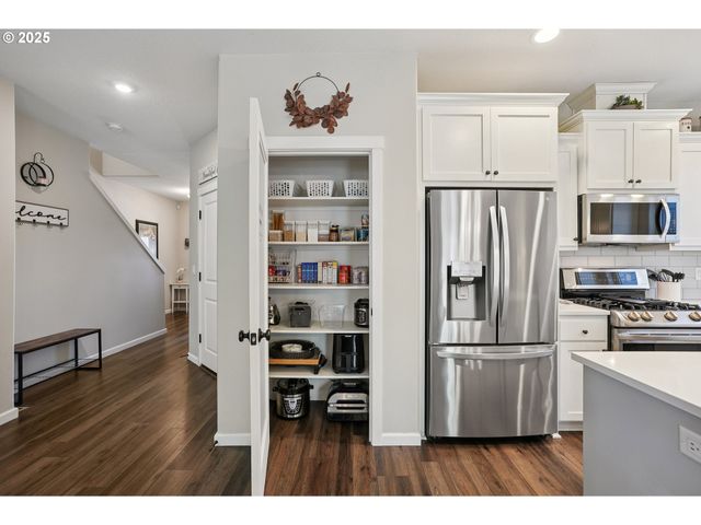 2813 Se BAKER Ave, Gresham, OR 97080