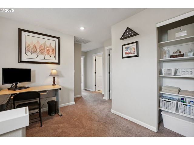 2813 Se BAKER Ave, Gresham, OR 97080