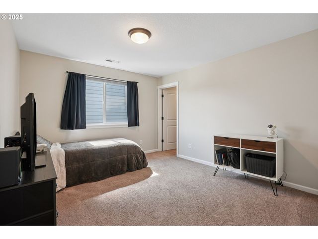 2813 Se BAKER Ave, Gresham, OR 97080