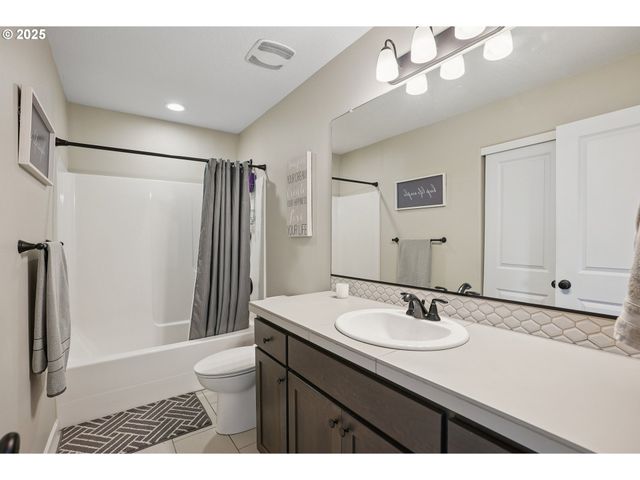 2813 Se BAKER Ave, Gresham, OR 97080