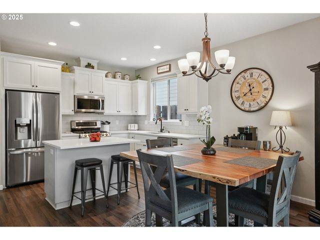 2813 Se BAKER Ave, Gresham, OR 97080