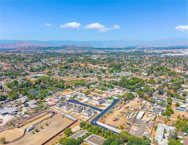 5852 -5854 Norwood Avenue, Riverside, CA 92505
