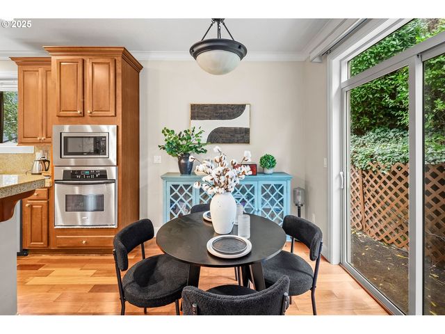 12647 Sw 21ST Ct, Lake Oswego, OR 97035