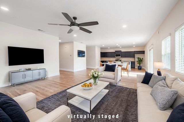 6689 W Lucas Drive, Fresno, CA 93722