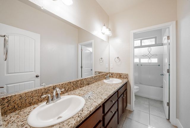 6689 W Lucas Drive, Fresno, CA 93722