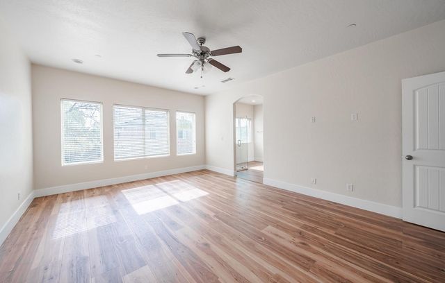 6689 W Lucas Drive, Fresno, CA 93722