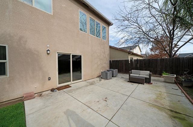 6689 W Lucas Drive, Fresno, CA 93722