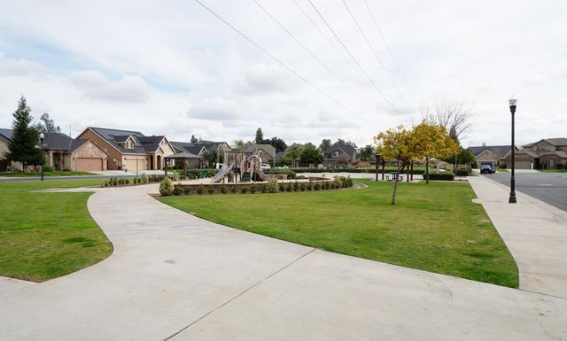 6689 W Lucas Drive, Fresno, CA 93722