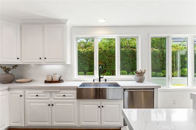 1827 Port Westbourne Place, Newport Beach, CA 92660