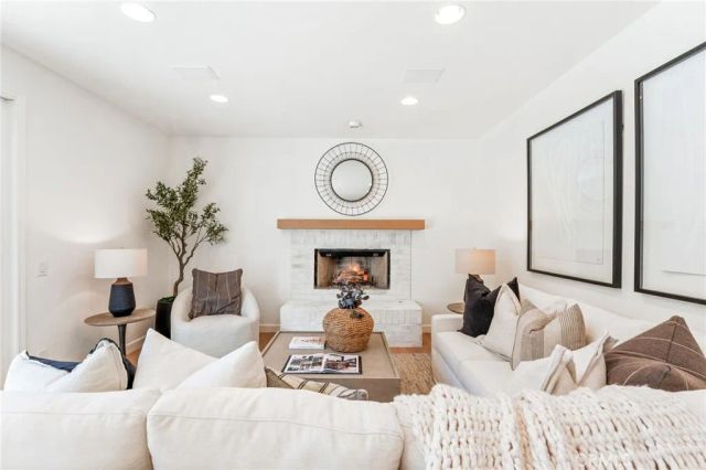 1827 Port Westbourne Place, Newport Beach, CA 92660