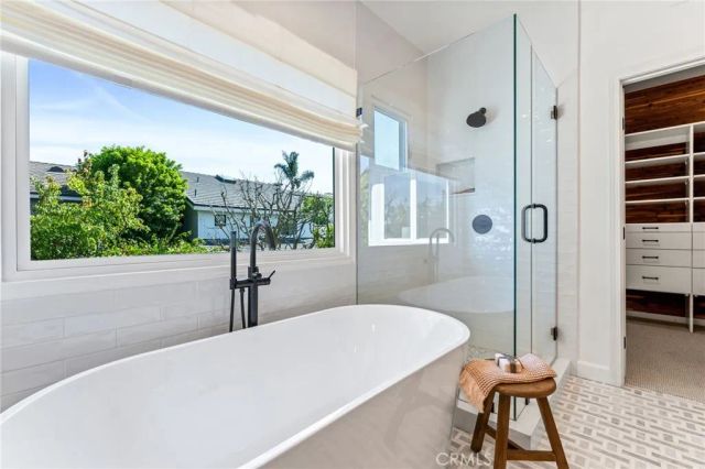 1827 Port Westbourne Place, Newport Beach, CA 92660