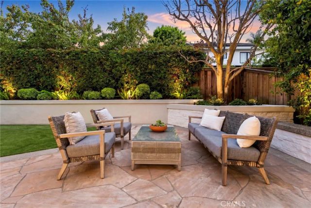 1827 Port Westbourne Place, Newport Beach, CA 92660