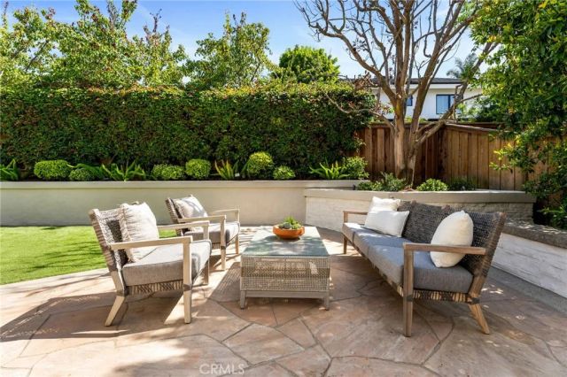 1827 Port Westbourne Place, Newport Beach, CA 92660