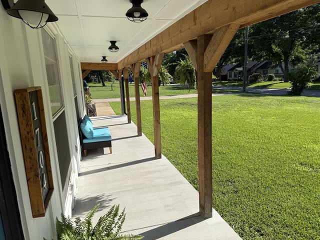1704 S Houston Street, Kaufman, TX 75142